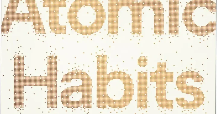 Capa do livro Atomic Habits com destaque para o título, simbolizando transformação e disciplina